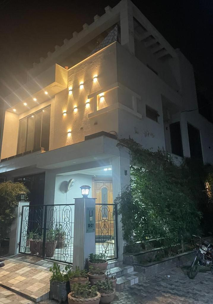 Grey Orchard Homestay - A Family Place Lahore Luaran gambar